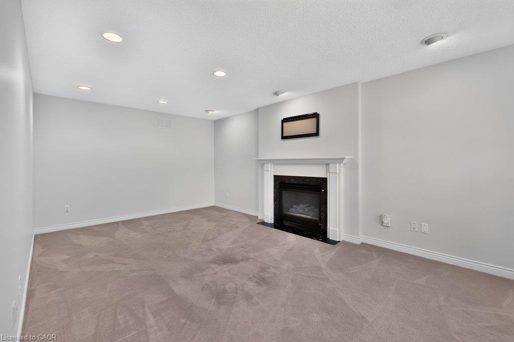 1092 Crofton Way Property Photo 17