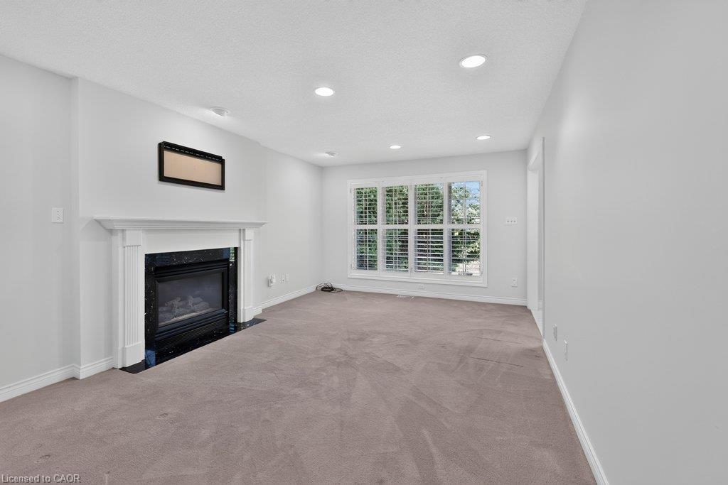 1092 Crofton Way Property Photo 18