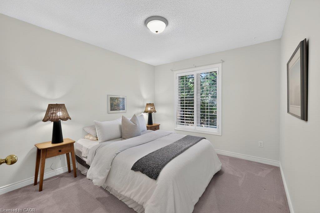 1092 Crofton Way Property Photo 28