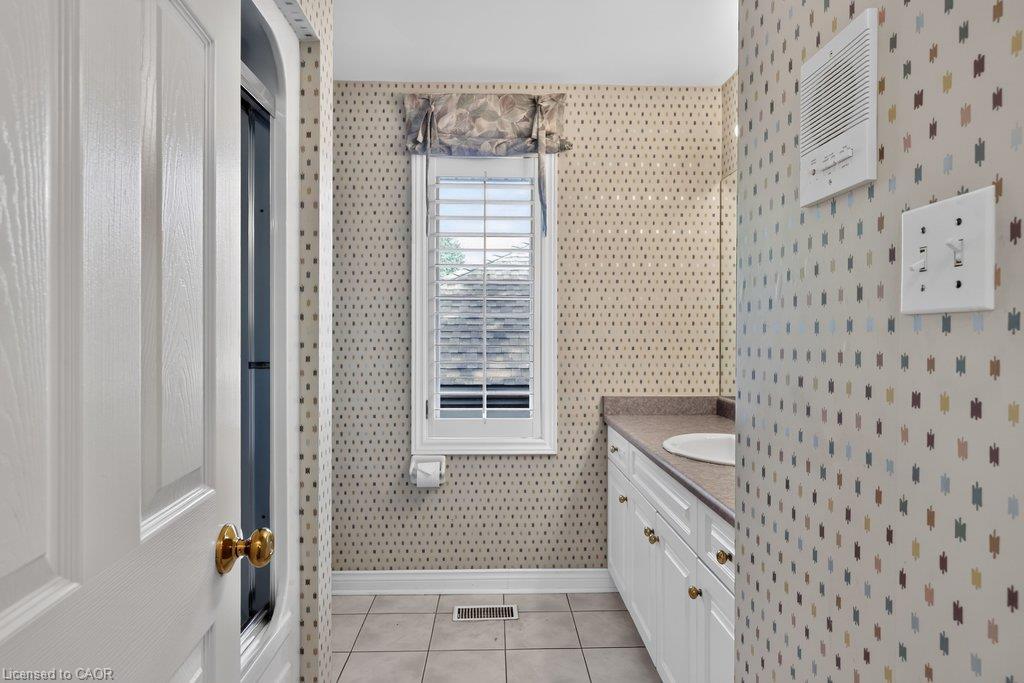 1092 Crofton Way Property Photo 29
