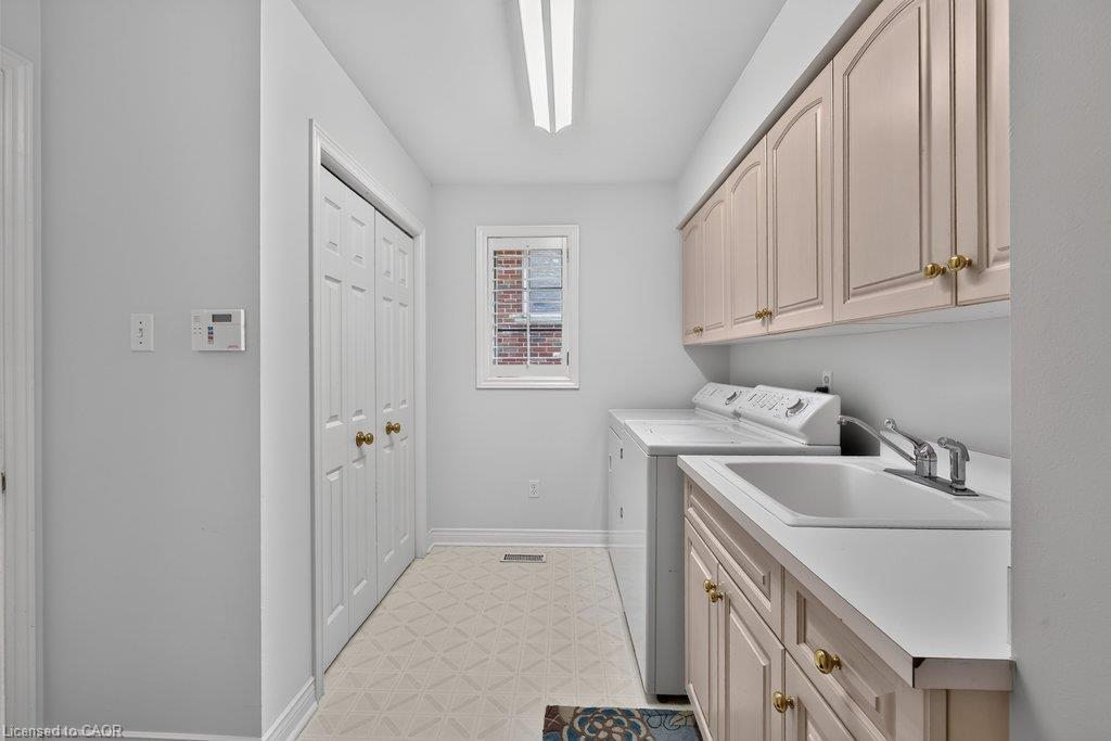 1092 Crofton Way Property Photo 30