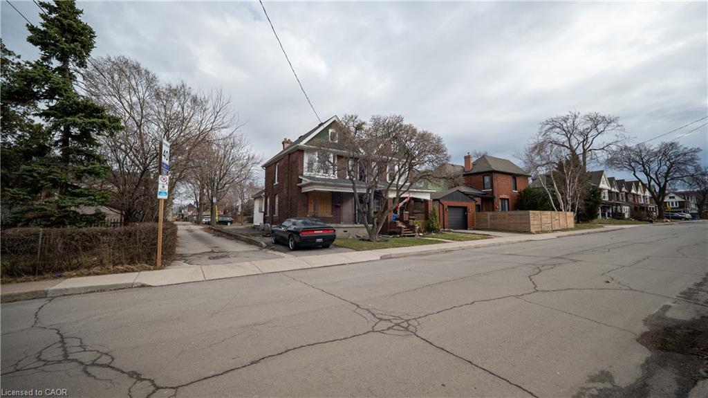116-120 Barnesdale Avenue N Property Photo 16