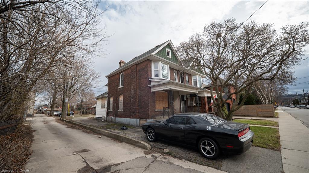 116-120 Barnesdale Avenue N Property Photo 18