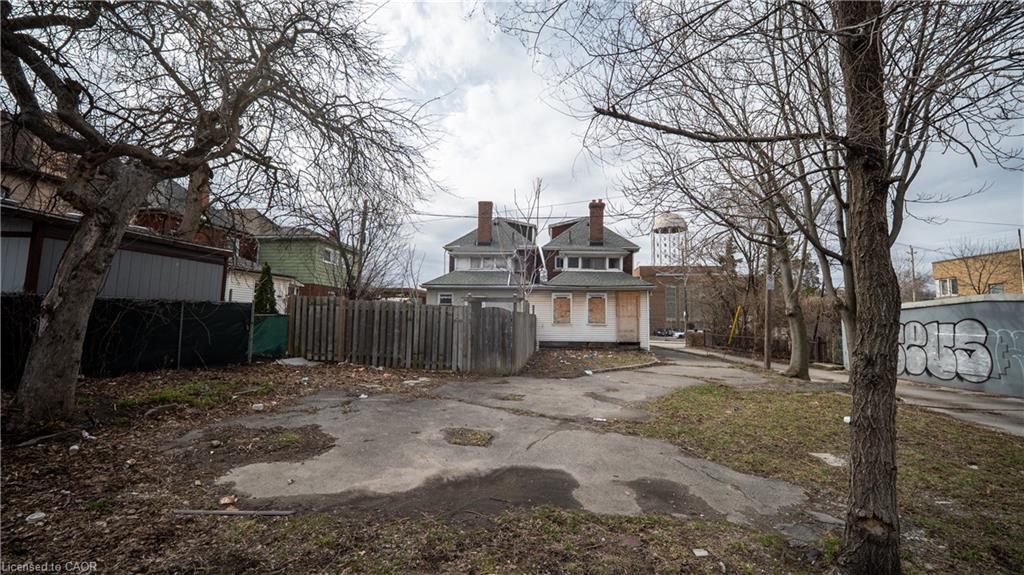 116-120 Barnesdale Avenue N Property Photo 20