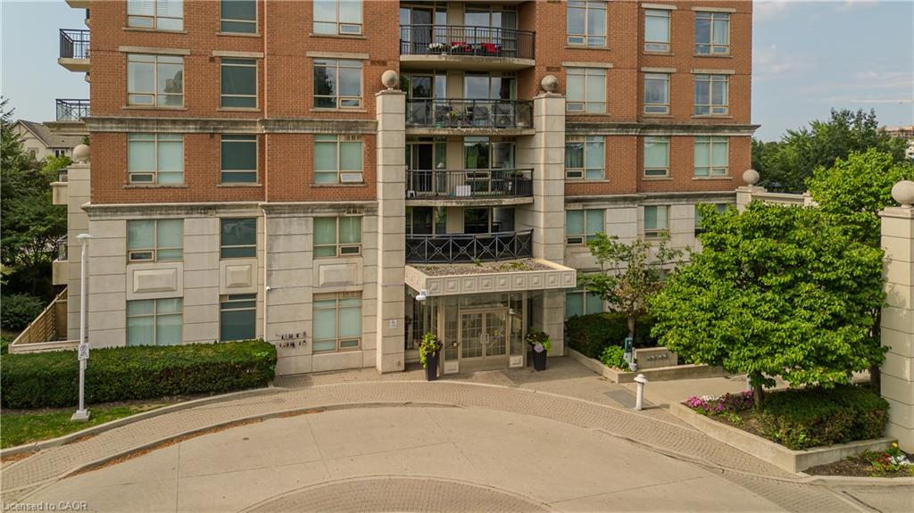 709-2325 Central Park Drive Property Photo 4