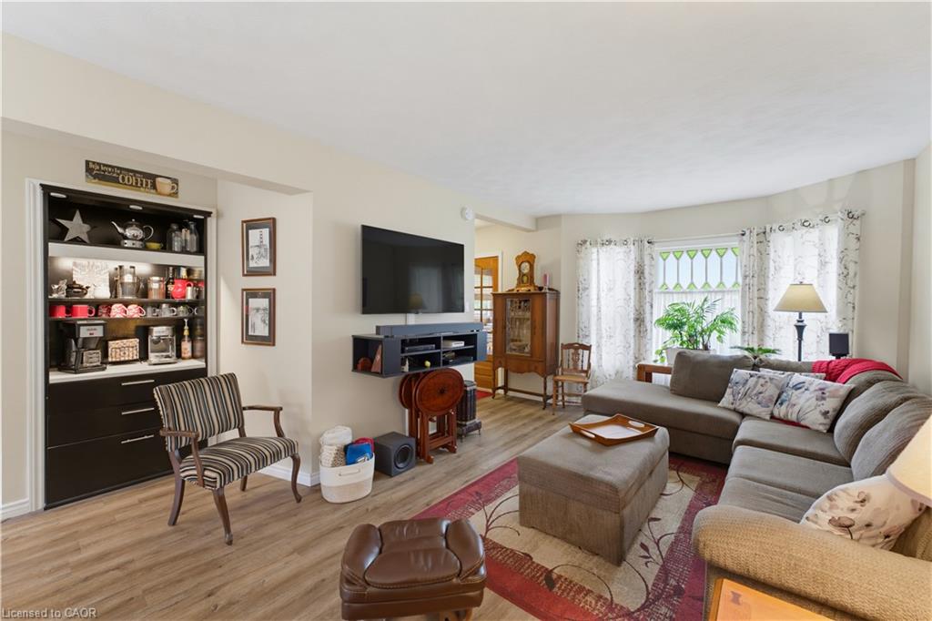 19 First Avenue Property Photo 11