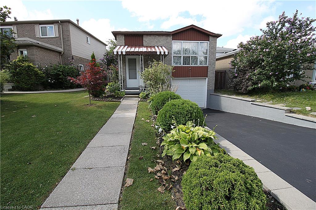 35 Garden Crescent Property Photo 1