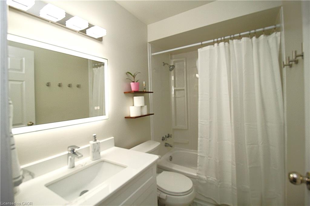 35 Garden Crescent Property Photo 18