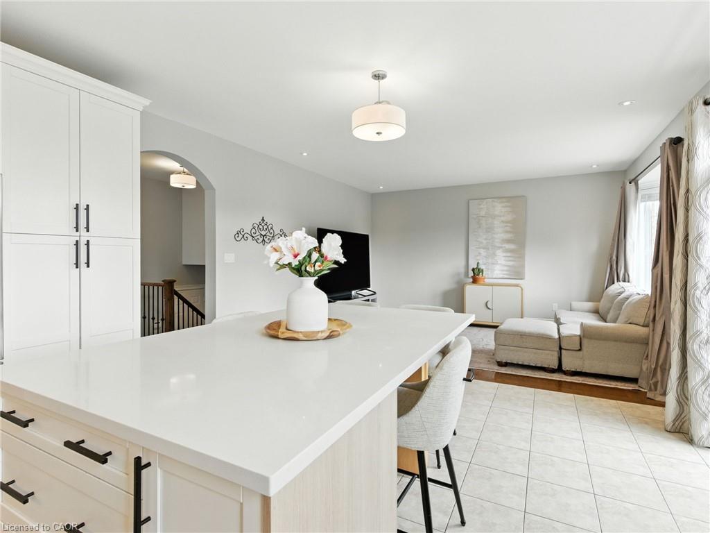 200 Giddings Crescent Property Photo 10