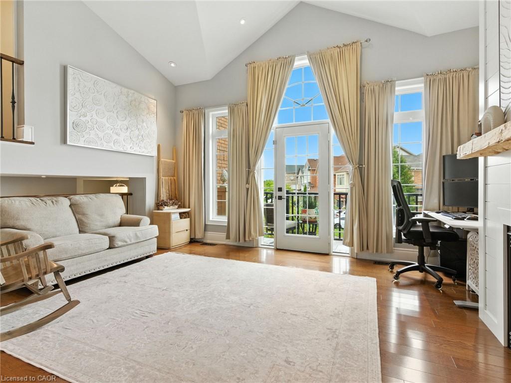 200 Giddings Crescent Property Photo 14