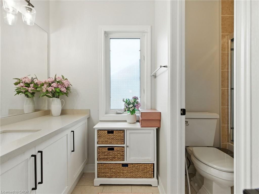 200 Giddings Crescent Property Photo 23