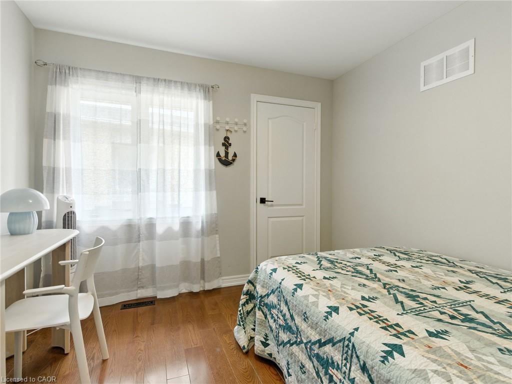 200 Giddings Crescent Property Photo 24