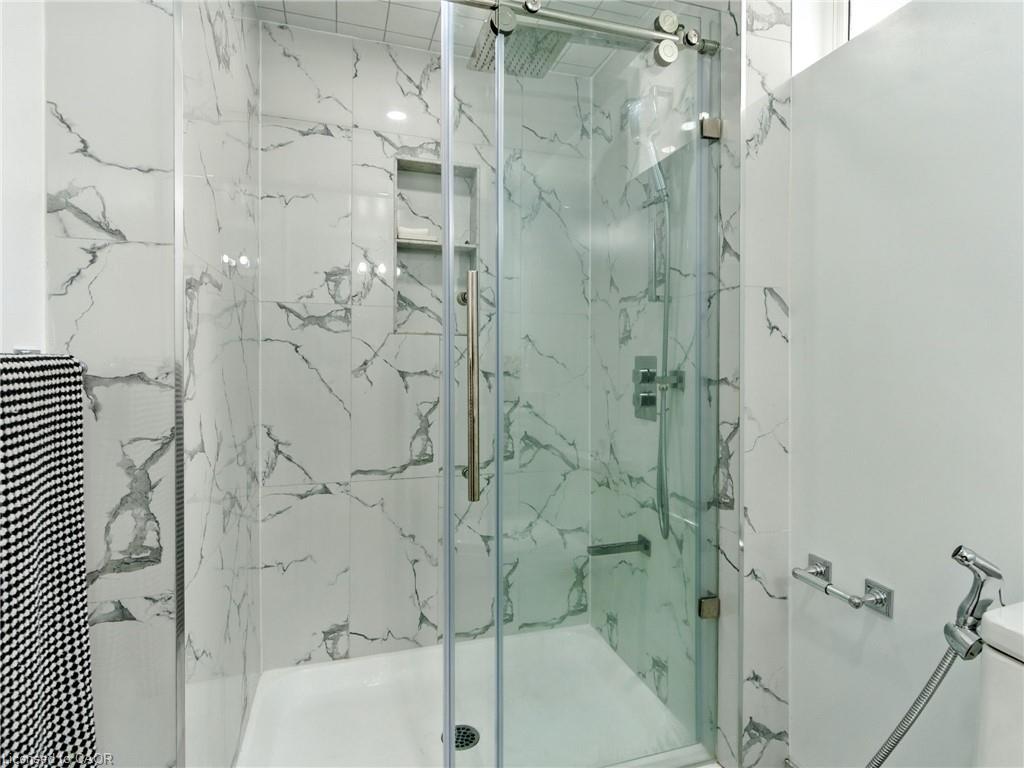 200 Giddings Crescent Property Photo 34