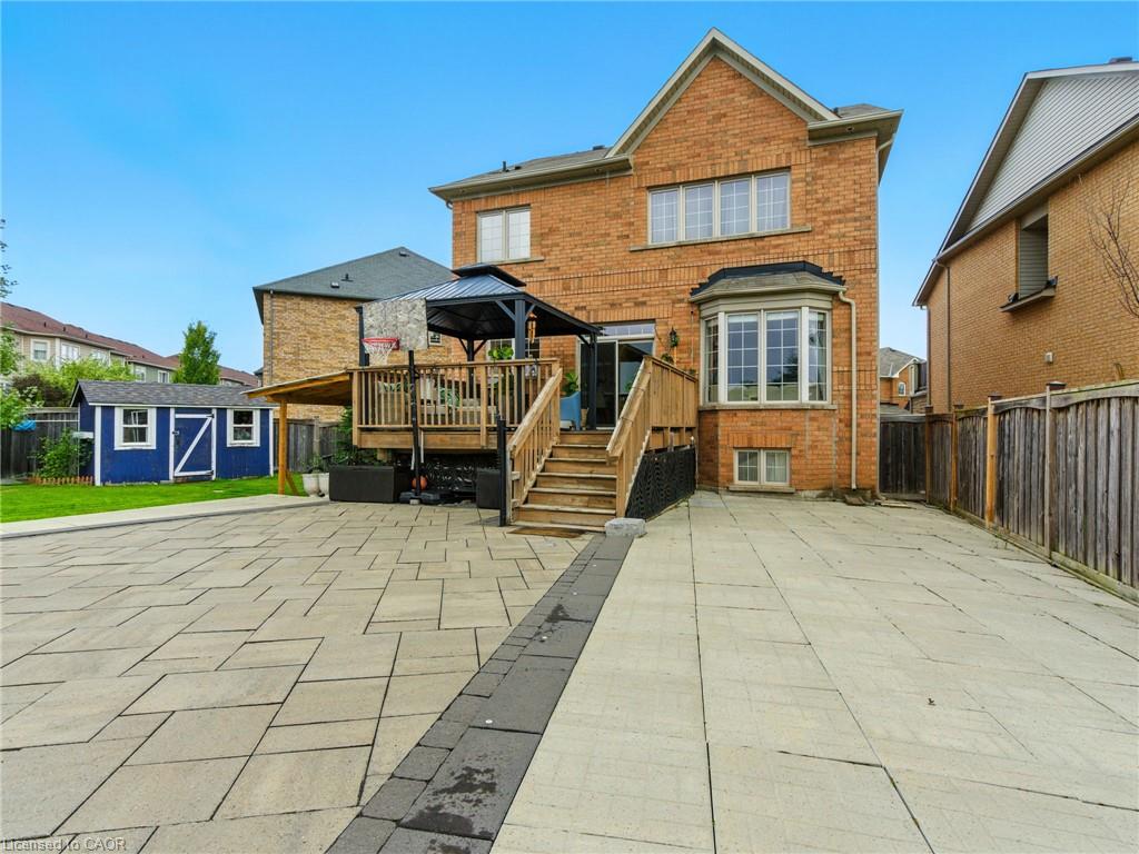 200 Giddings Crescent Property Photo 43