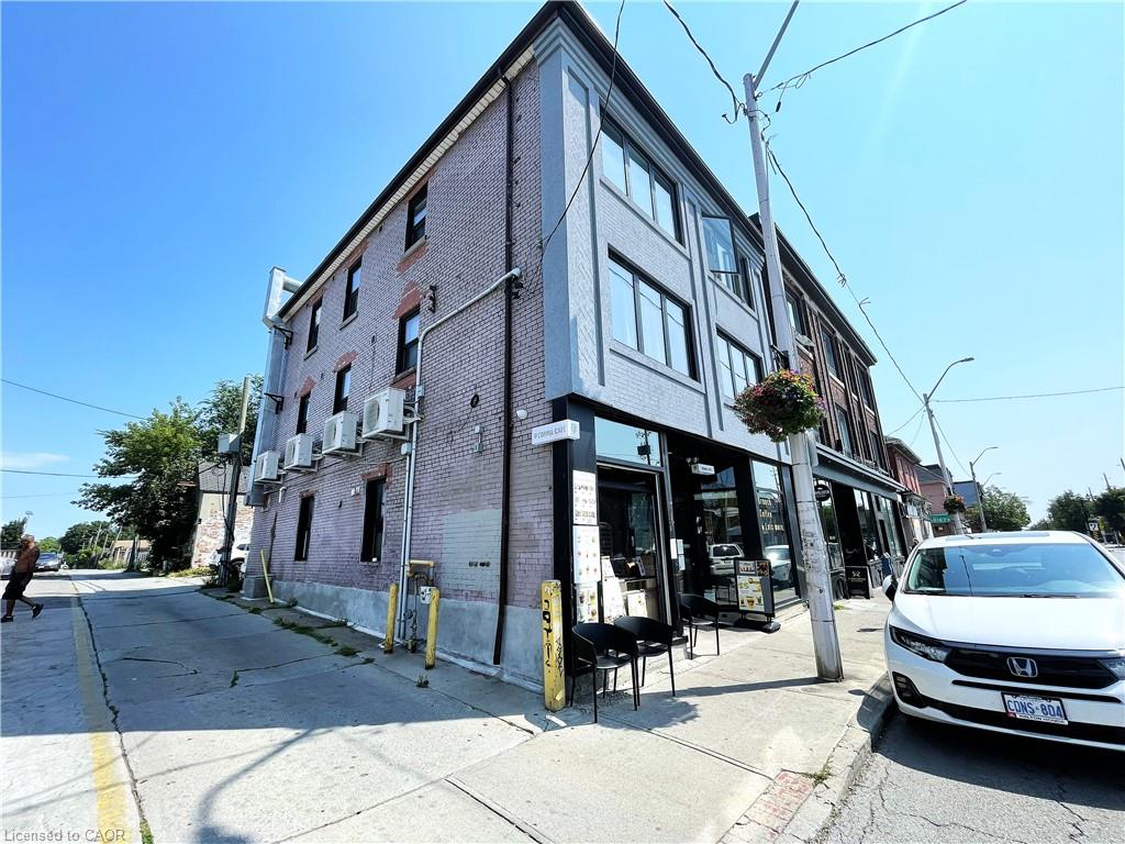 301 Barton Street E Property Photo 4