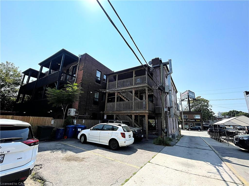 301 Barton Street E Property Photo 5