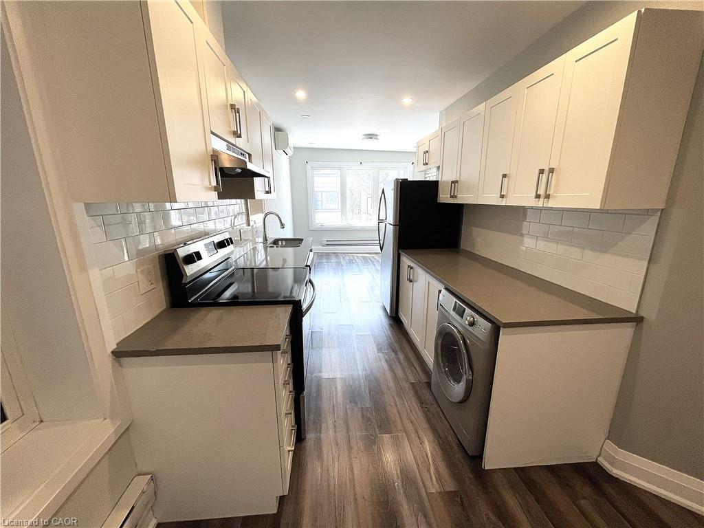 301 Barton Street E Property Photo 6