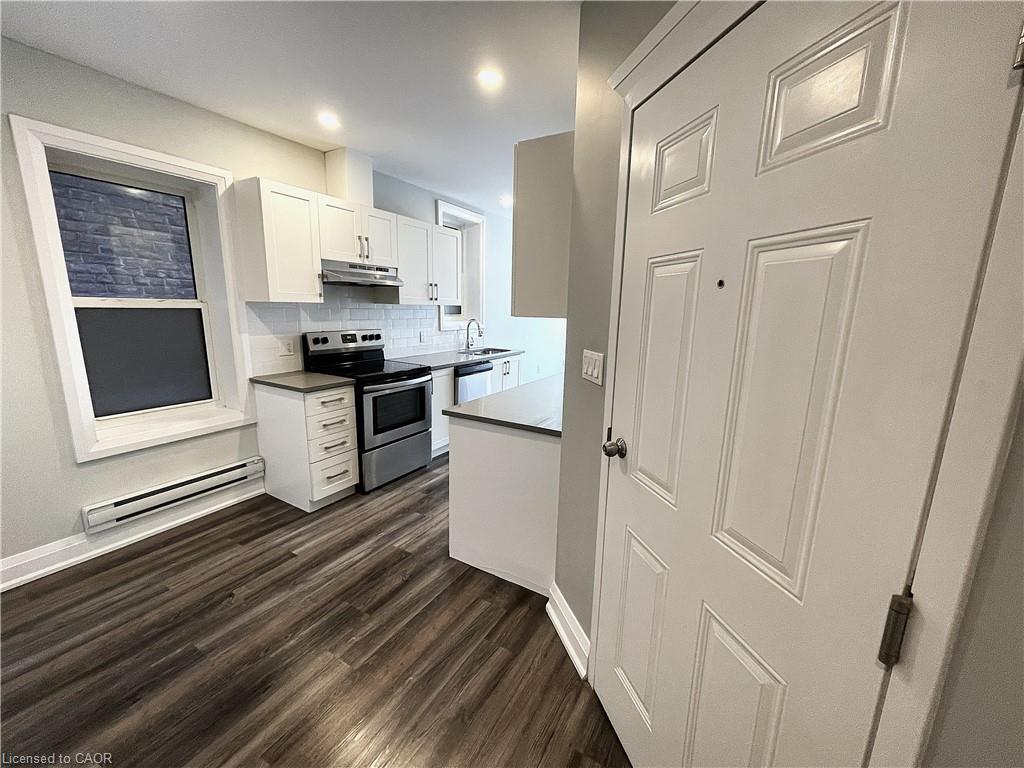 301 Barton Street E Property Photo 10