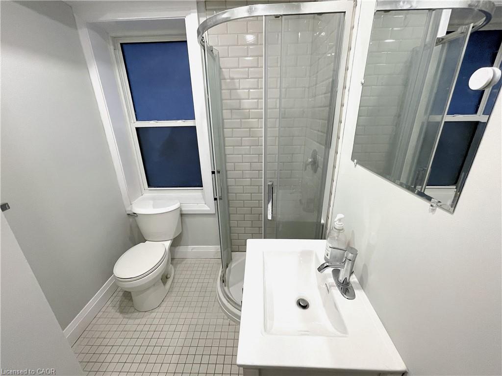 301 Barton Street E Property Photo 13