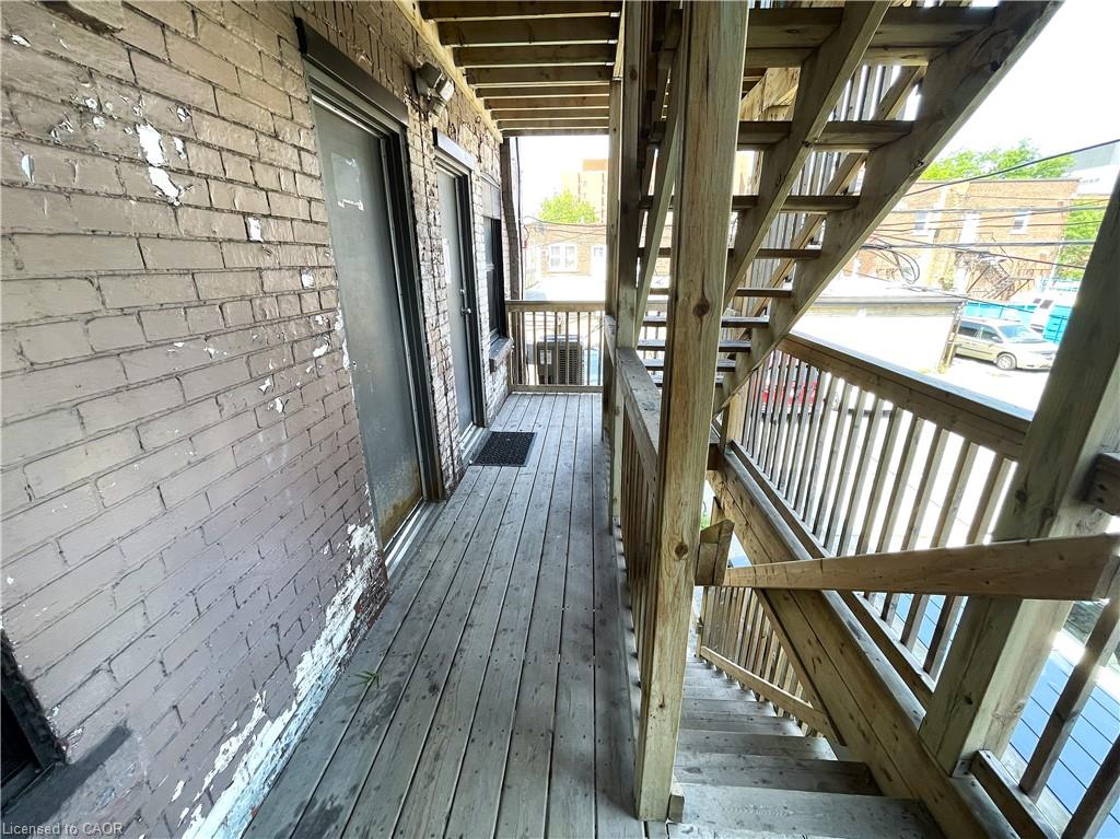 301 Barton Street E Property Photo 18