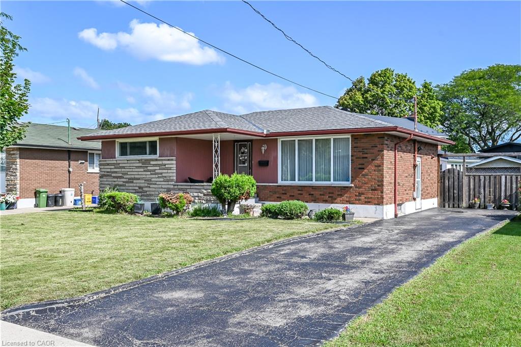 5 Kentley Drive Property Photo 2