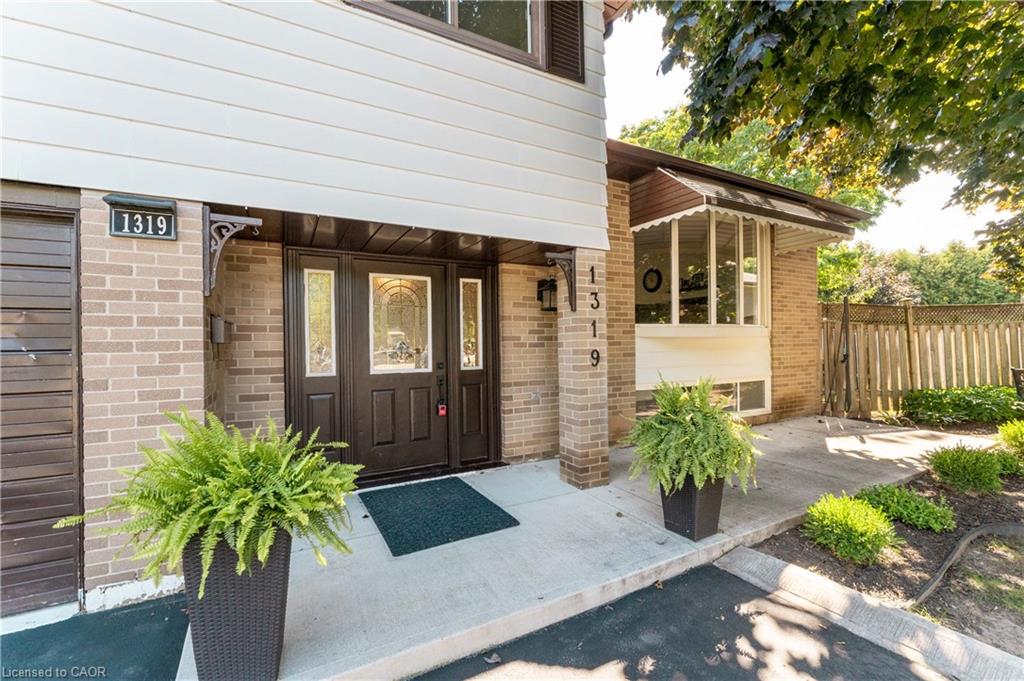 1319 Sherwood Court Property Photo 1