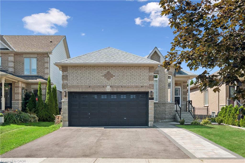 27 Spruce Boulevard
