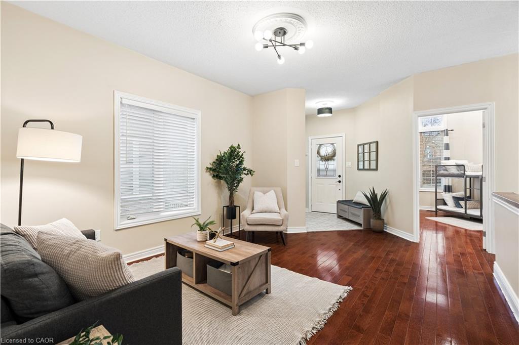 27 Spruce Boulevard Property Photo 8