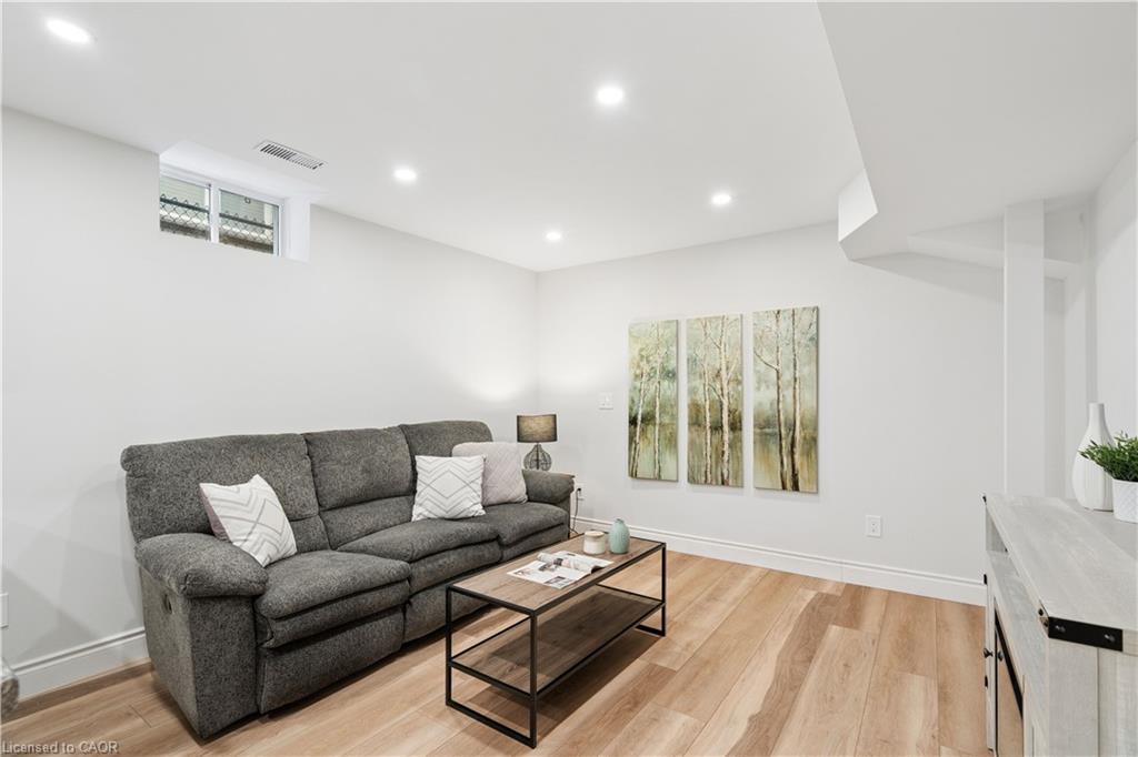 27 Spruce Boulevard Property Photo 32
