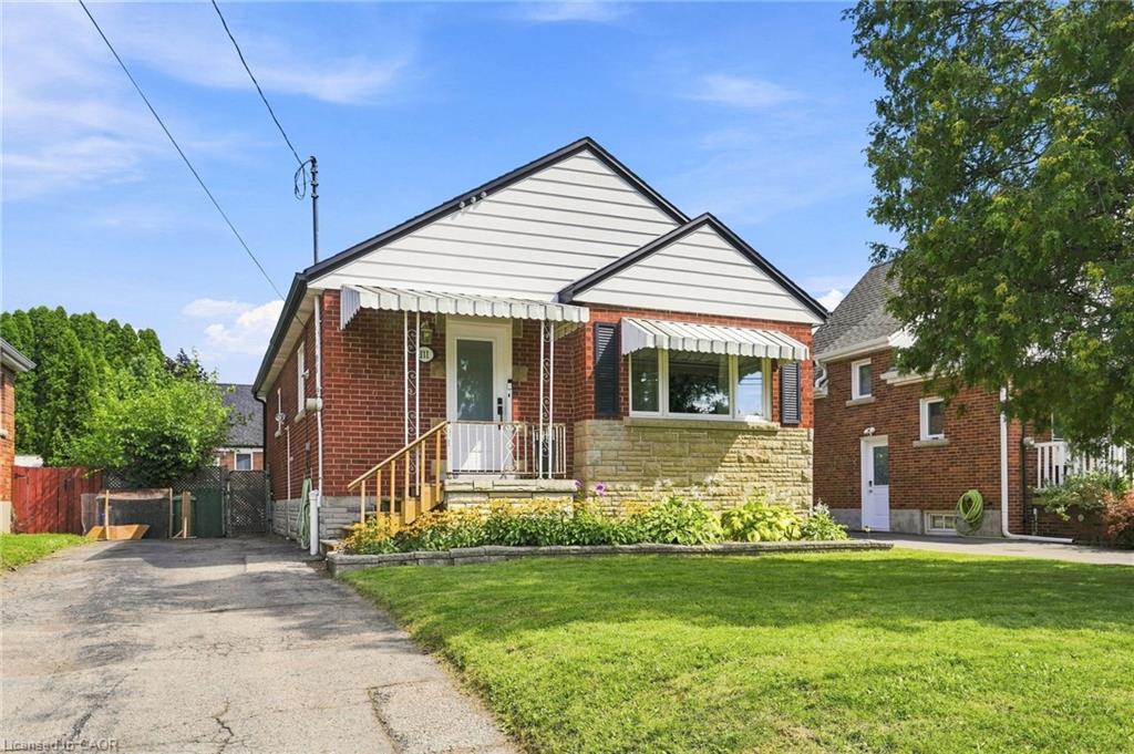 111 Sharon Avenue Property Photo 2