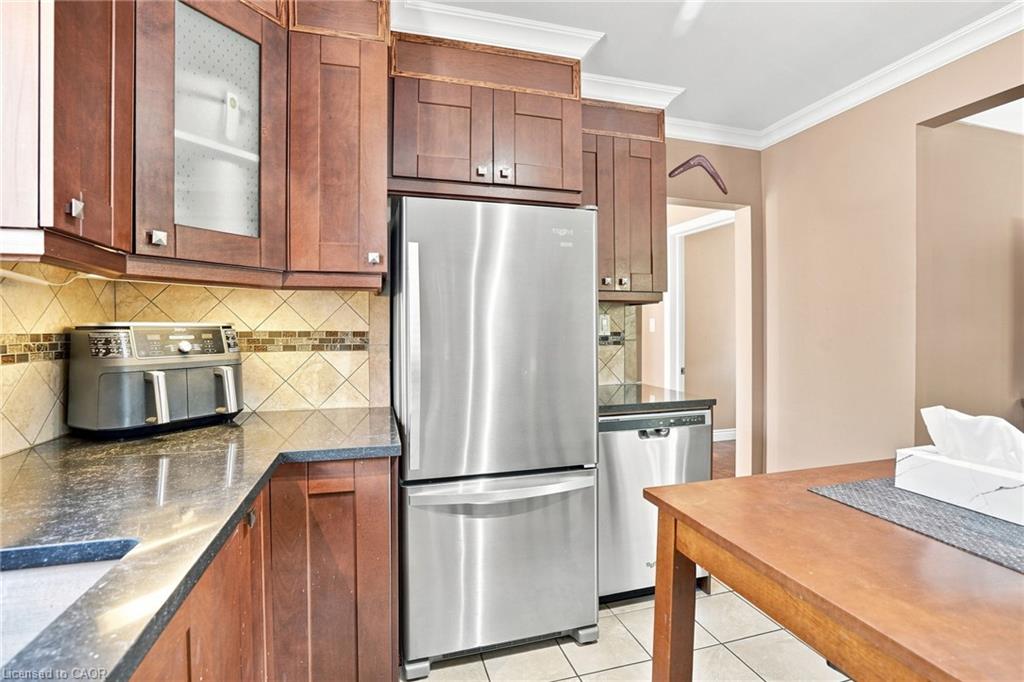 111 Sharon Avenue Property Photo 12
