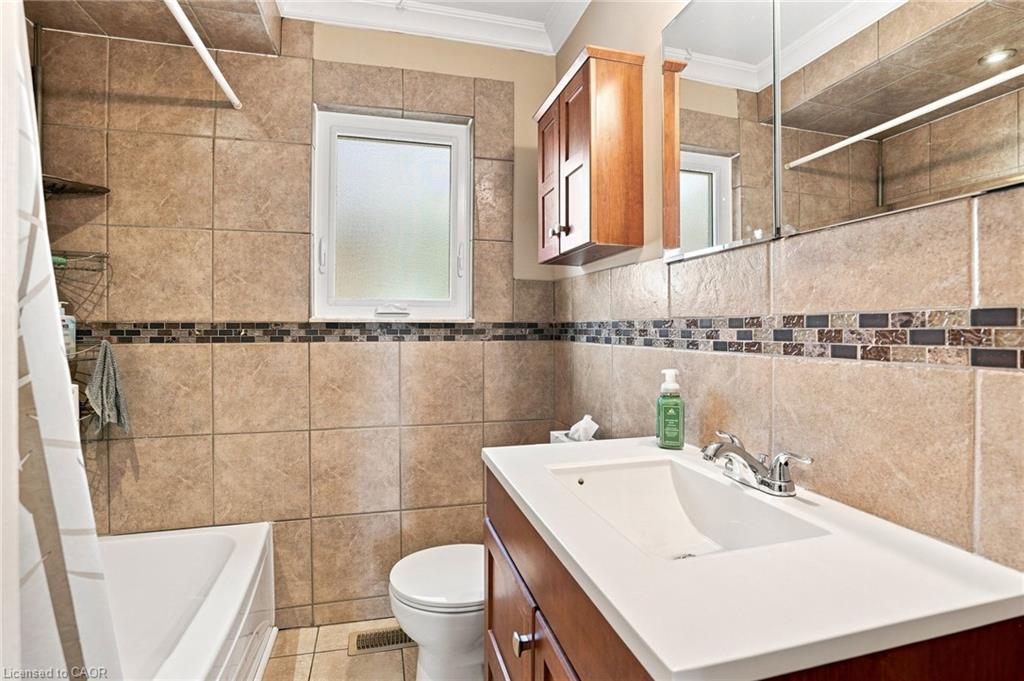 111 Sharon Avenue Property Photo 17
