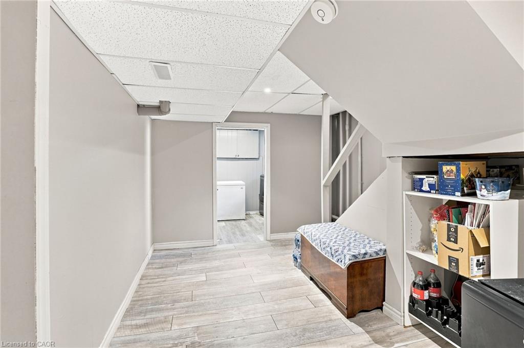 111 Sharon Avenue Property Photo 26
