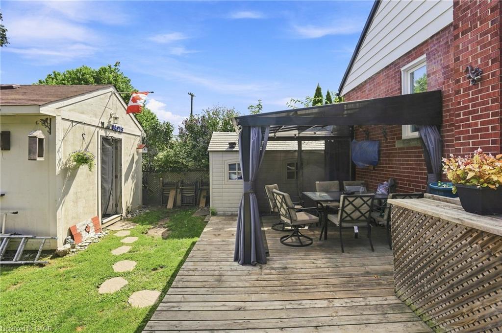 111 Sharon Avenue Property Photo 32