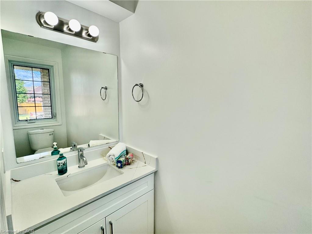 56 Lena Crescent Property Photo 4