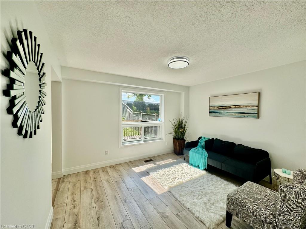 56 Lena Crescent Property Photo 6