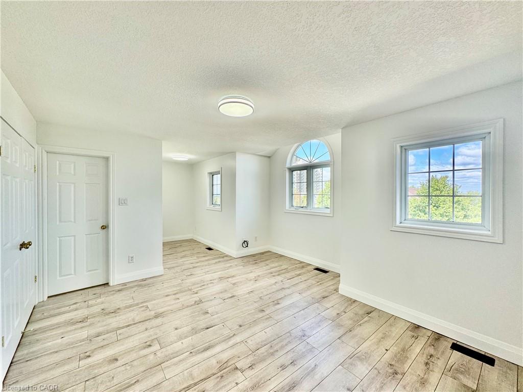 56 Lena Crescent Property Photo 12