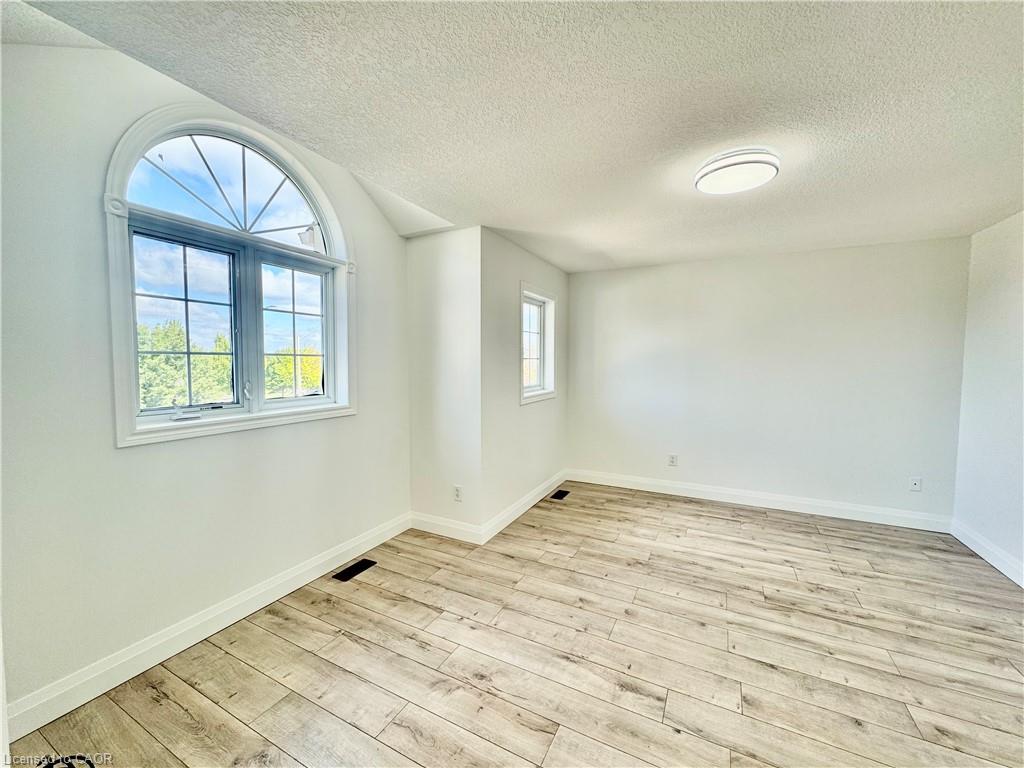 56 Lena Crescent Property Photo 17