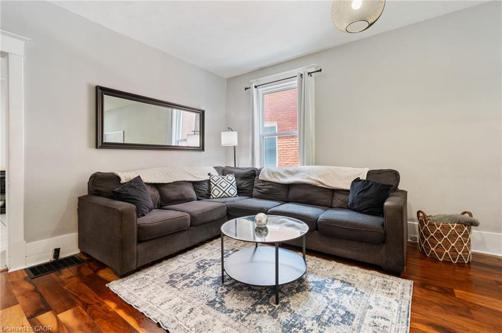 30 Dundas Street Property Photo 8
