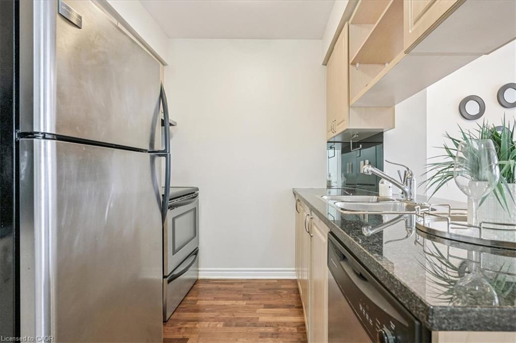 507-2325 Central Park Drive Property Photo 4