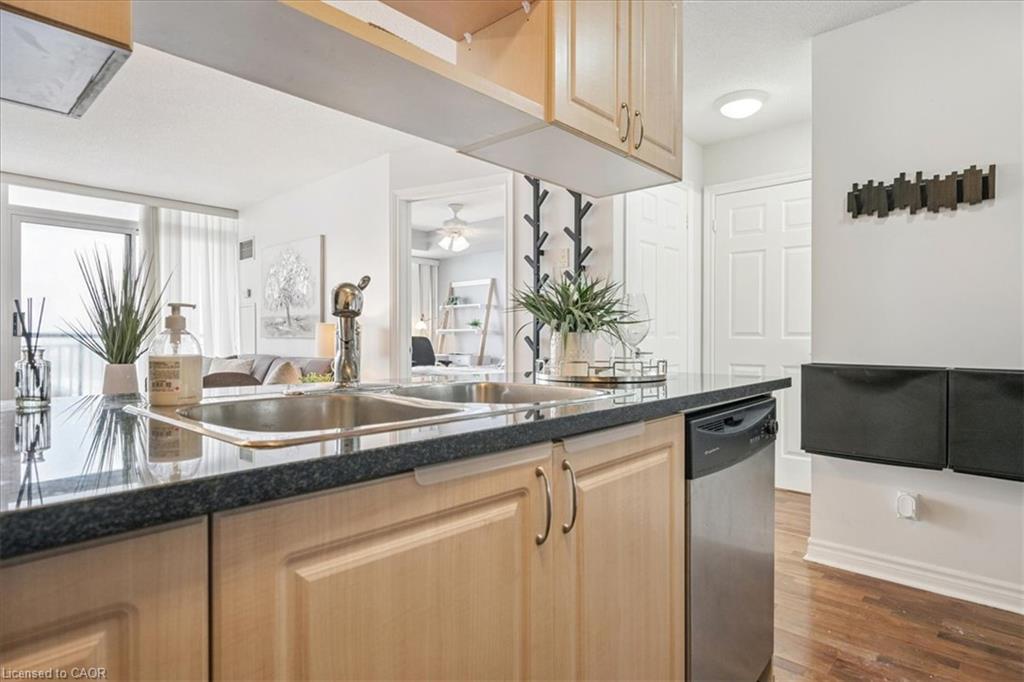 507-2325 Central Park Drive Property Photo 6