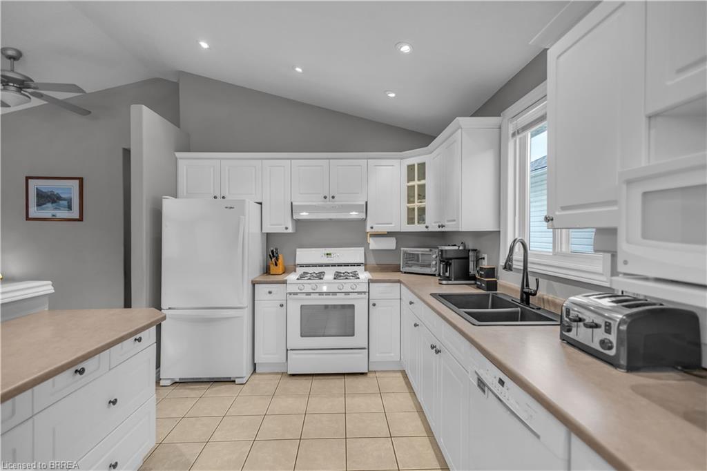 5 Passmore Court Property Photo 8