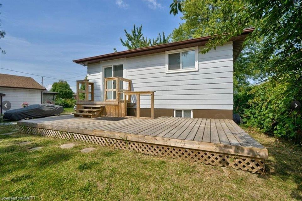 790 Stone Church Road E Property Photo 1