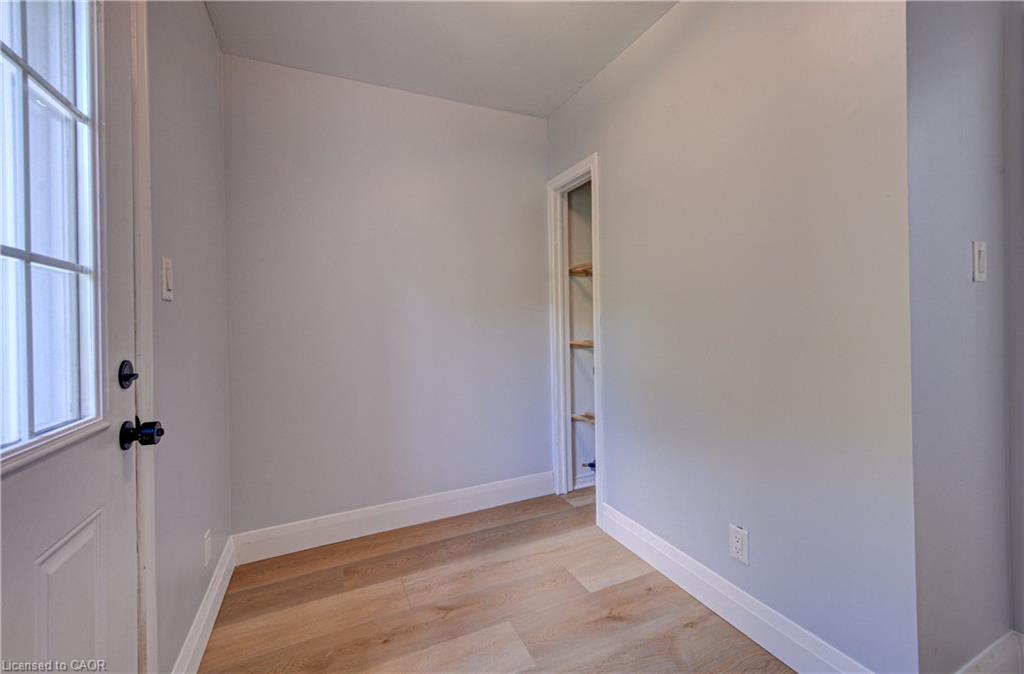 299 Bay Street N Property Photo 22