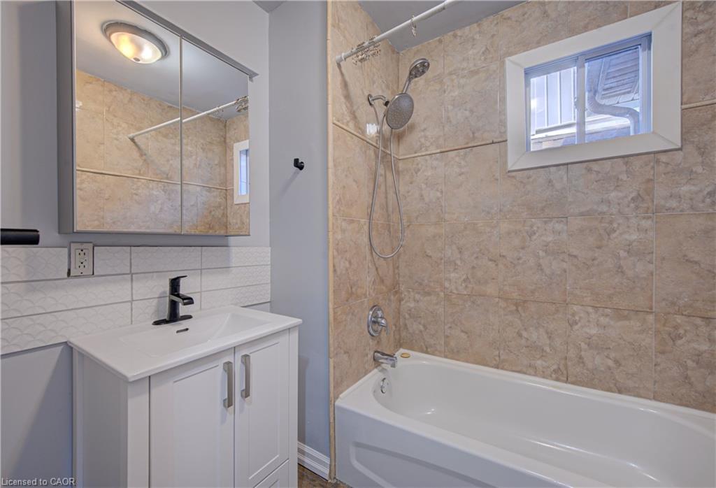 299 Bay Street N Property Photo 25