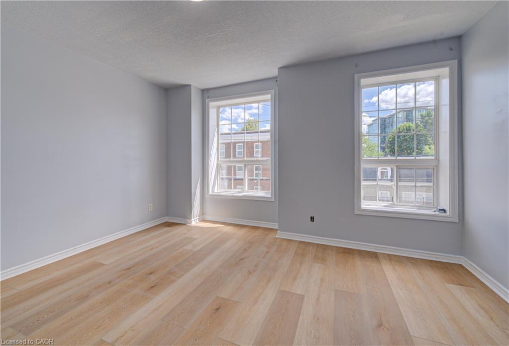 299 Bay Street N Property Photo 27