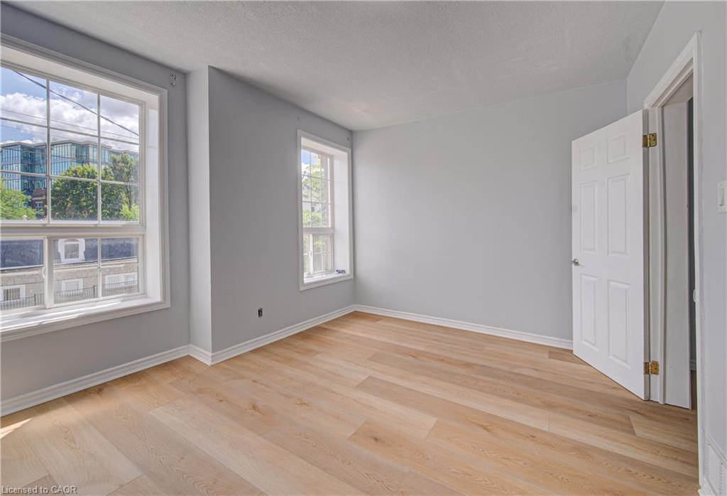299 Bay Street N Property Photo 28