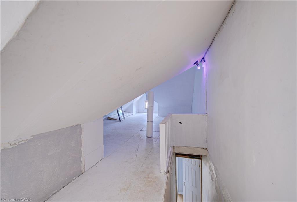 299 Bay Street N Property Photo 31
