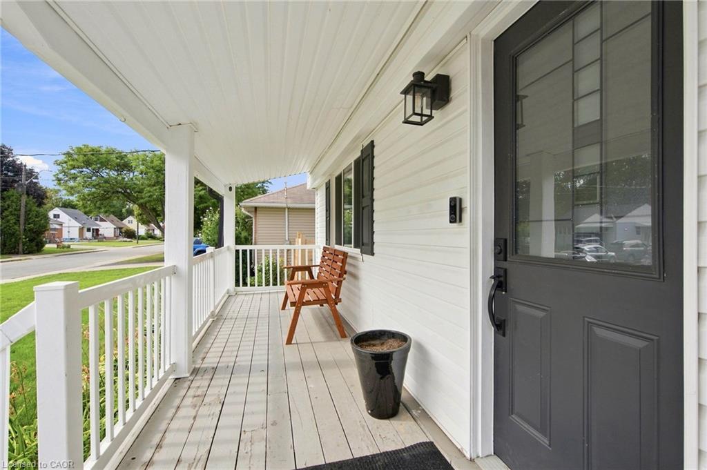 398 East 38th Street Property Photo 4