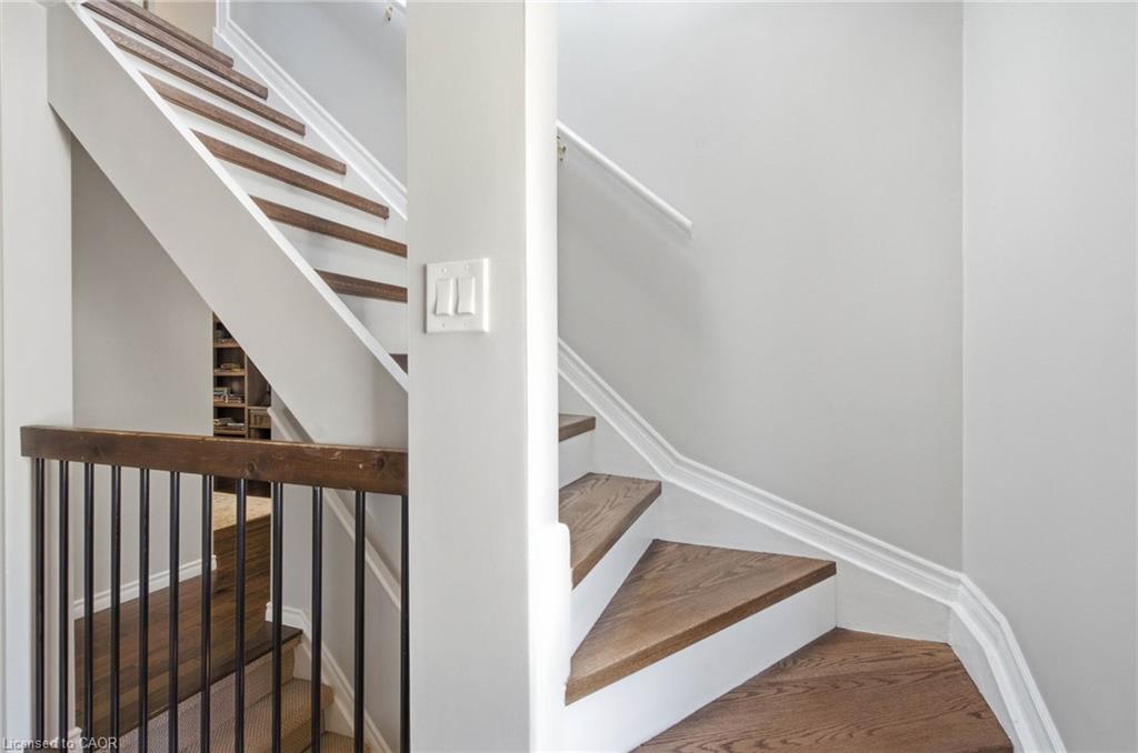 398 East 38th Street Property Photo 20
